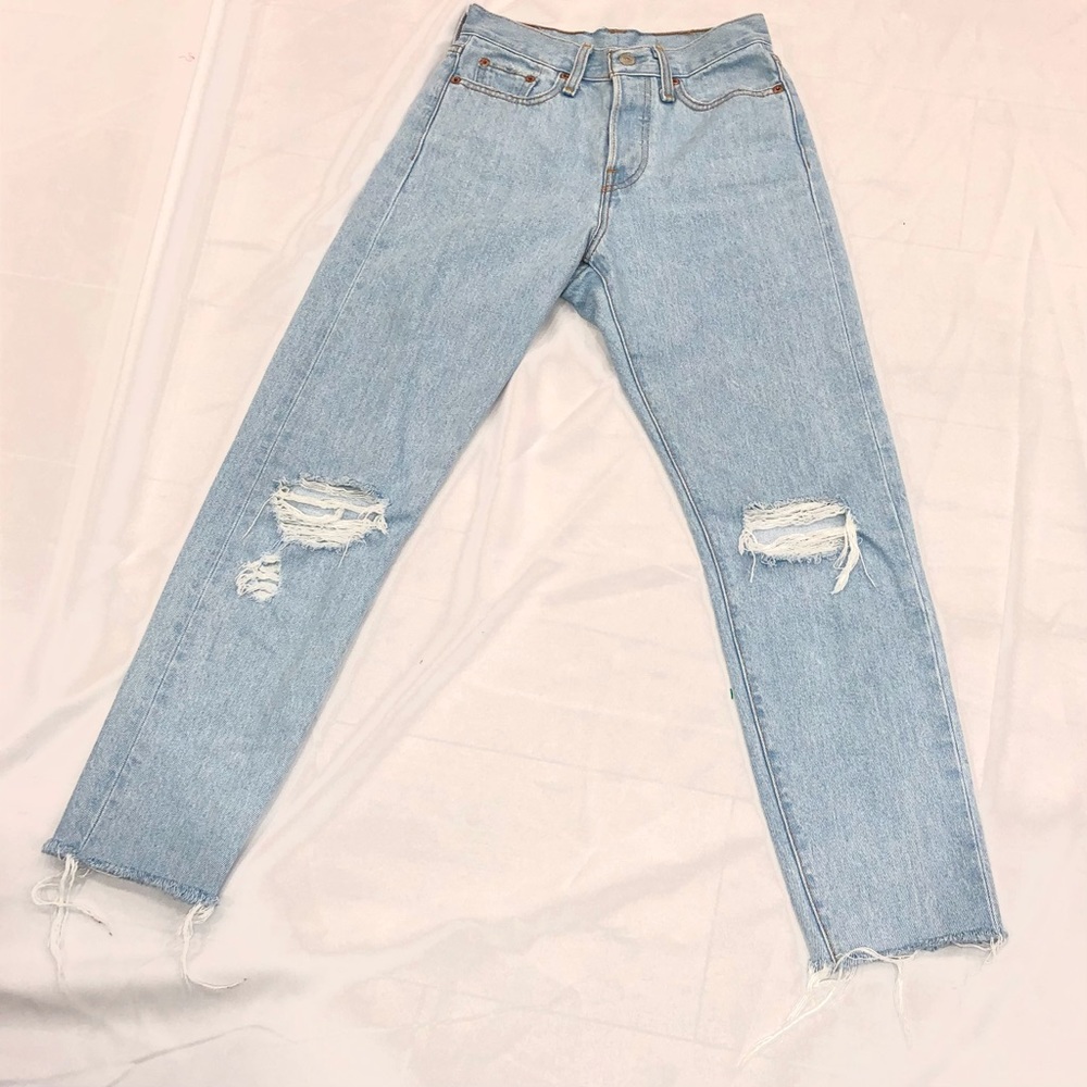 Light Wash Levi’s